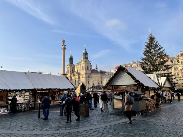 Mercados navideños - La Plaza de la Ciudad Vieja, Praga | Small Charming Hotels