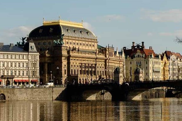 Teatro Nazionale di Praga | Small Charming Hotels